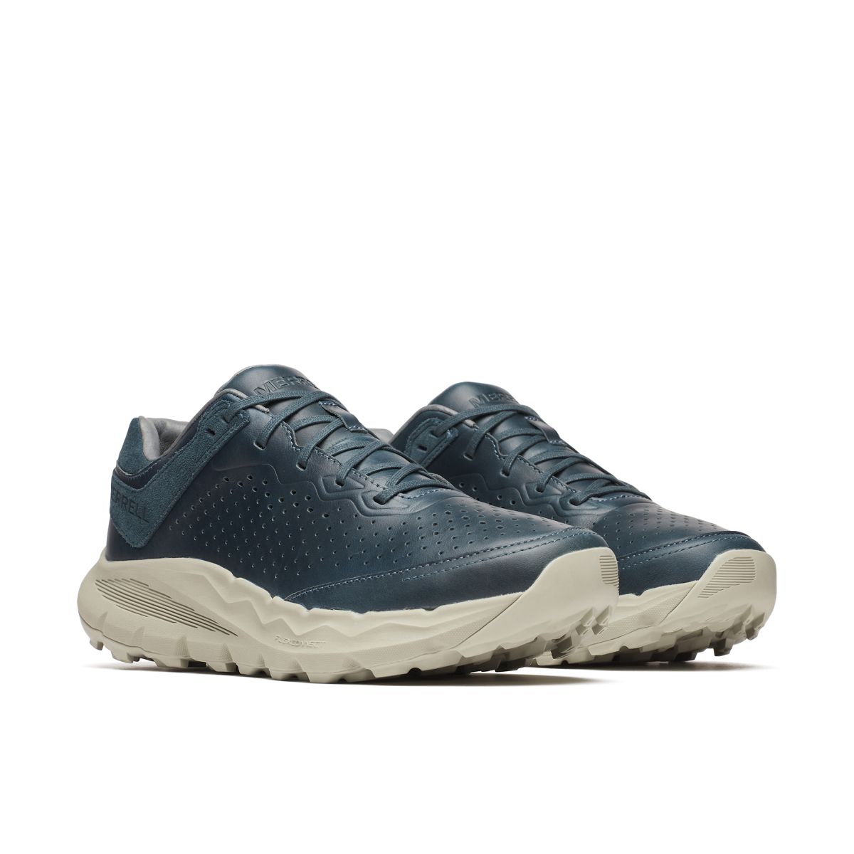 Men's Nova 4 Traveller Lace Casual Shoes Collections